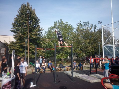 Стопанска академия награди участник в STREET WORKOUT BASICS